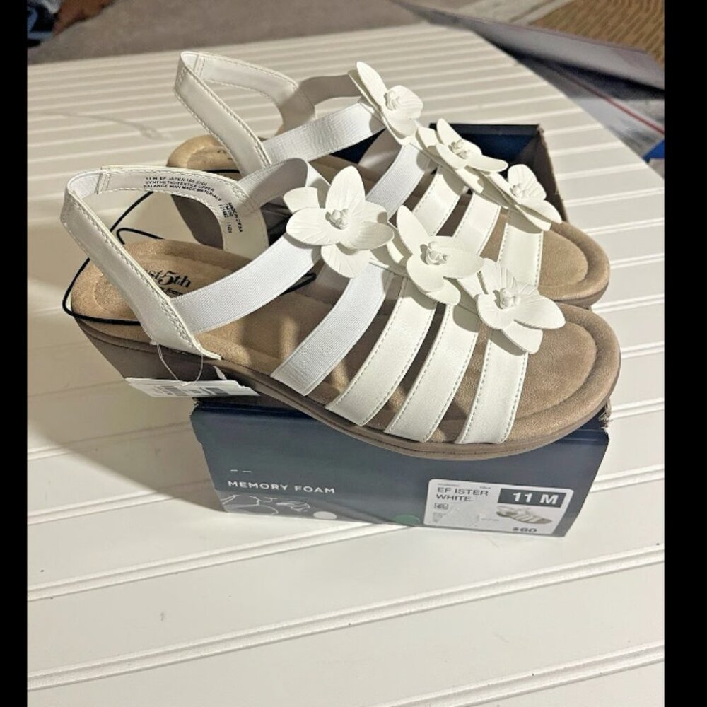 east 5th Ister Women’s Heeled Sandals White Sz 11 M MSRP $60 - Picture 2 of 12